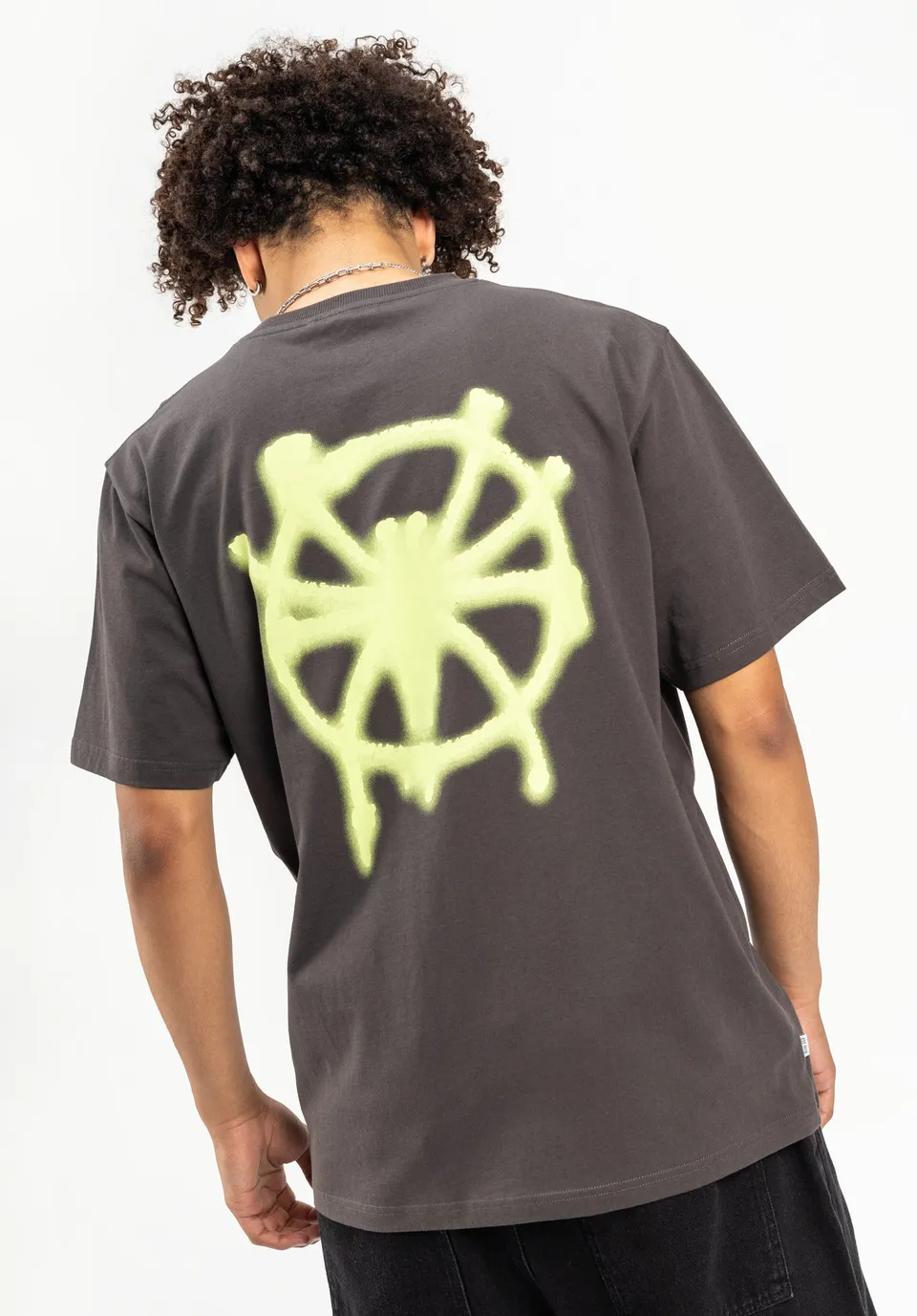 titus-h-m-h-kki-t-shirt-regular-fit-mit-fettem-backprint-und-frontprint image 1