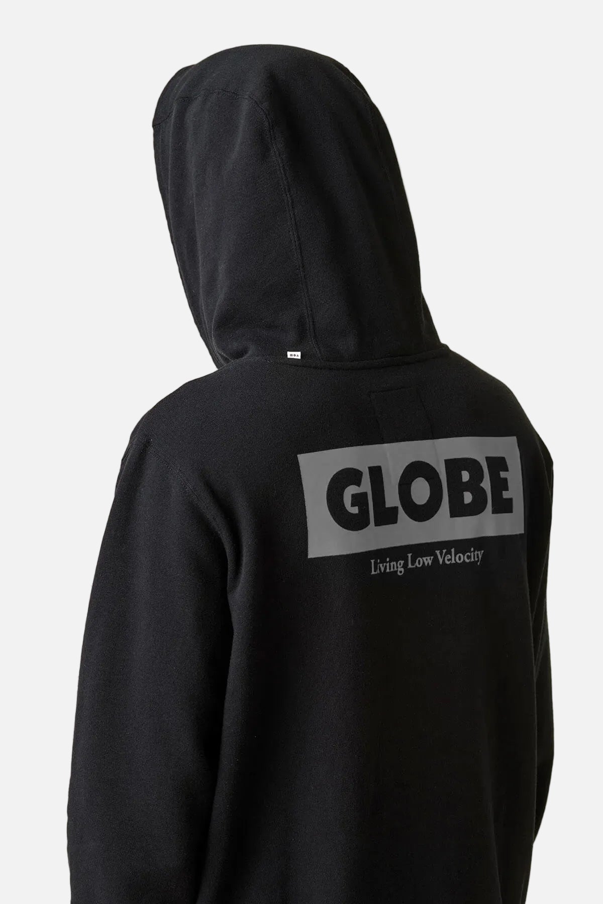 globe-living-low-velocity-hoodie-black-100-bio-baumwolle image 2