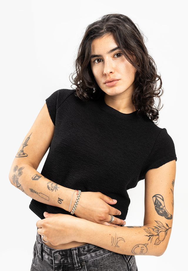 titus-vanna-t-shirt-cropped-slim-fit-mit-elastischer-crepe-struktur-und-rundhals image 2